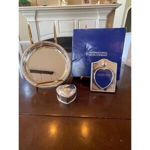 Vintage 1991 International Silver Company 3 Piece Vanity Set NEW open box